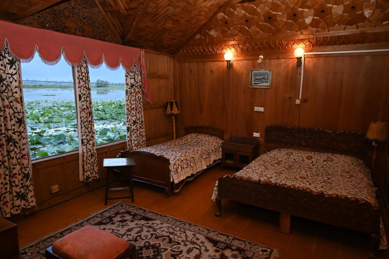 Kings Houseboats 호텔 Srīnagar 외부 사진