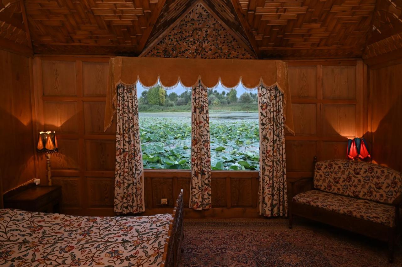 Kings Houseboats 호텔 Srīnagar 외부 사진