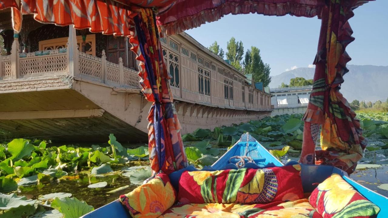 Kings Houseboats 호텔 Srīnagar 외부 사진
