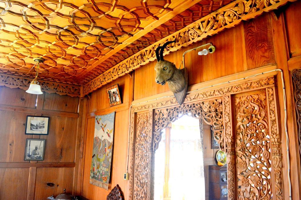 Kings Houseboats 호텔 Srīnagar 외부 사진