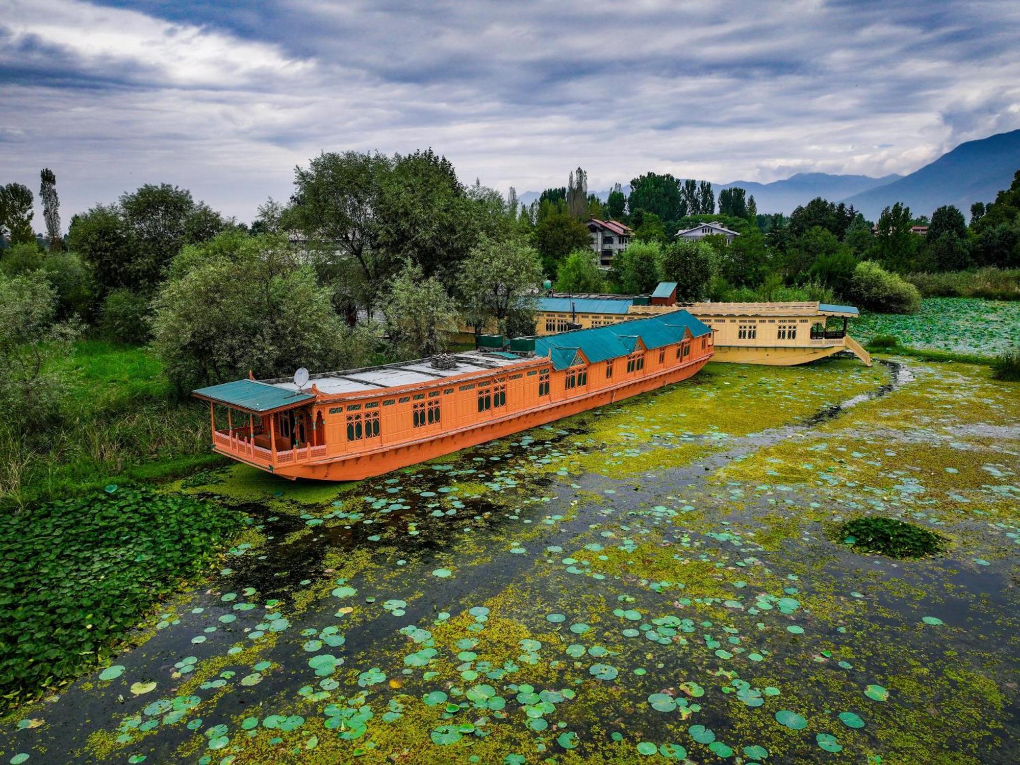 Kings Houseboats 호텔 Srīnagar 외부 사진