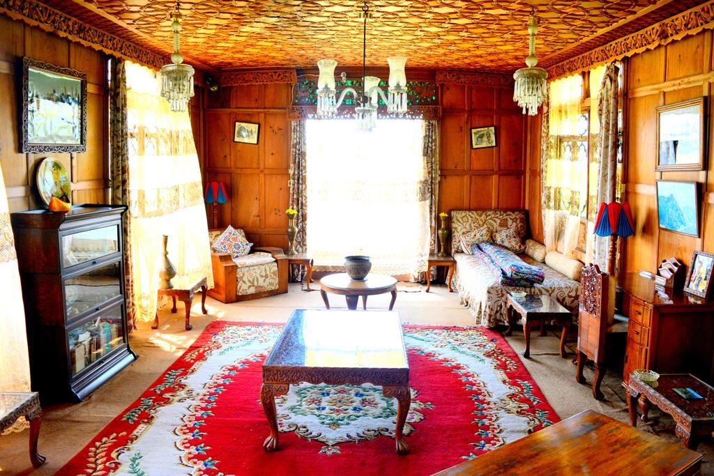 Kings Houseboats 호텔 Srīnagar 외부 사진