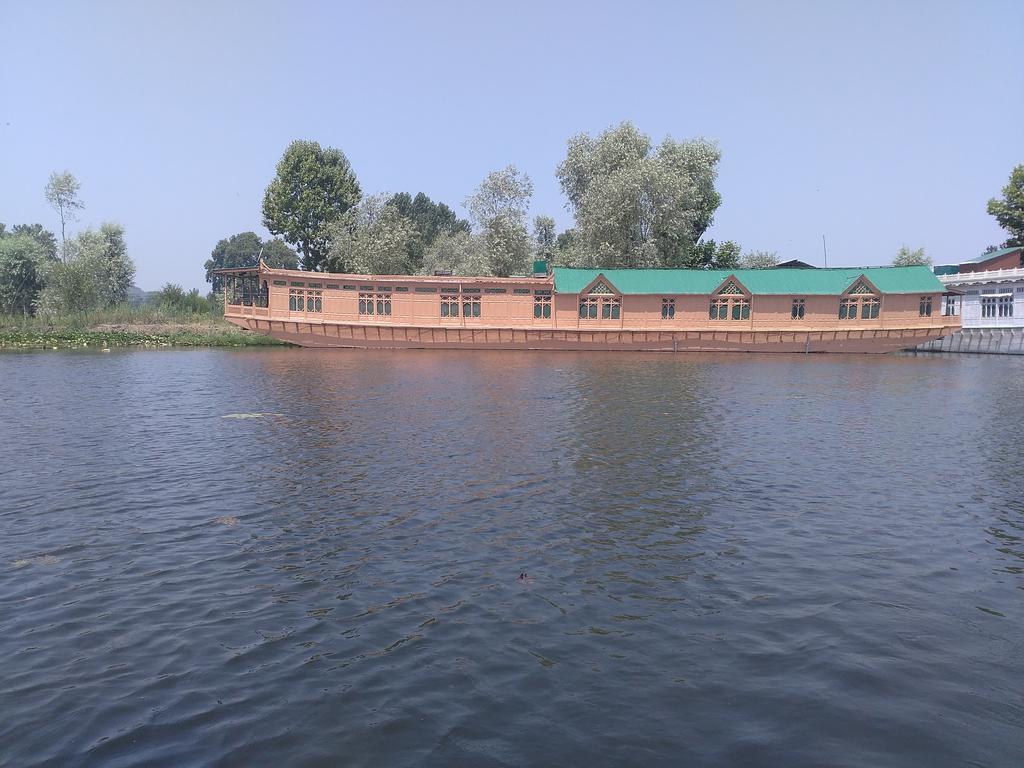 Kings Houseboats 호텔 Srīnagar 외부 사진
