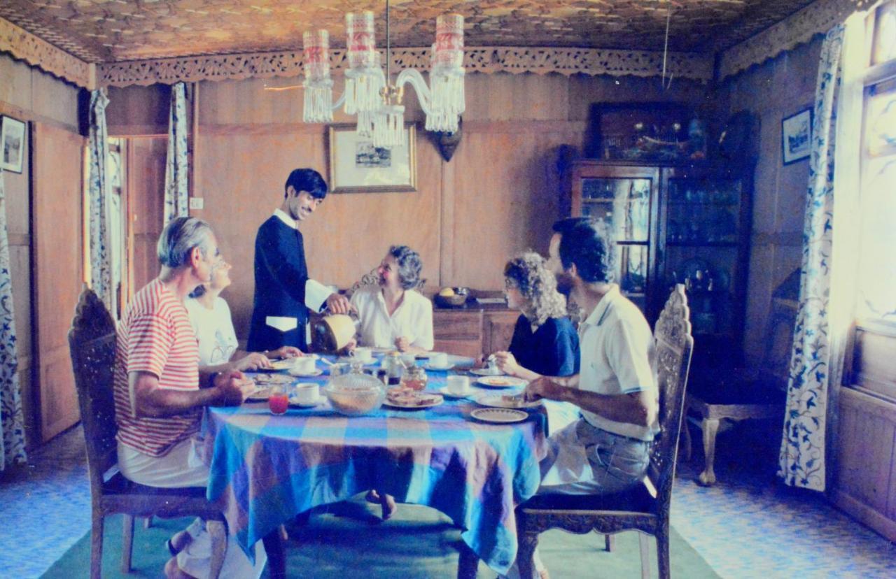 Kings Houseboats 호텔 Srīnagar 외부 사진